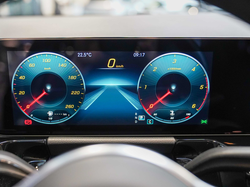 Mercedes-Benz GLA 220 GLA 220 d Progressive Kamera Apple CarPlay MBUX — photo 14