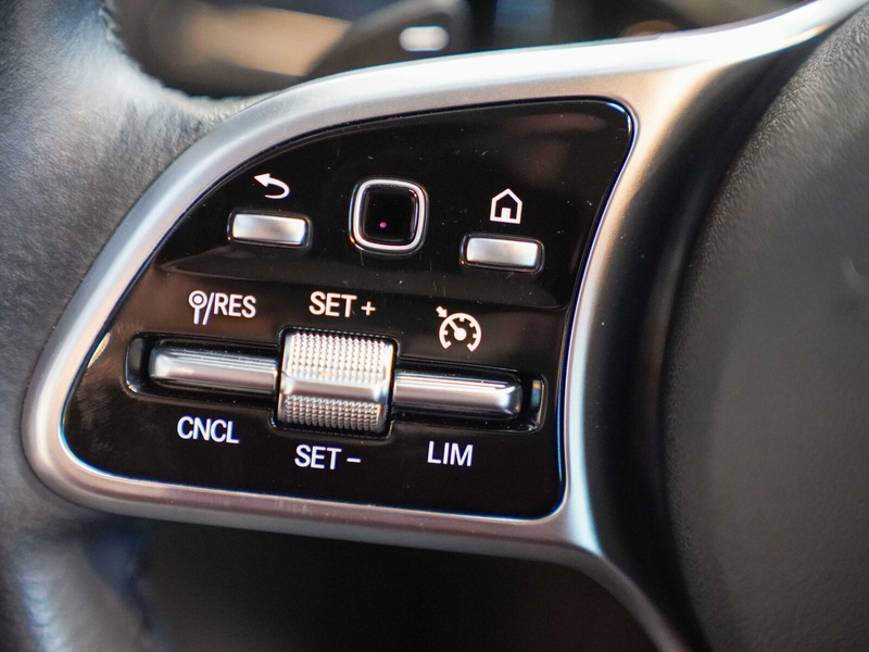 Mercedes-Benz GLA 220 GLA 220 d Progressive Kamera Apple CarPlay MBUX — photo 15