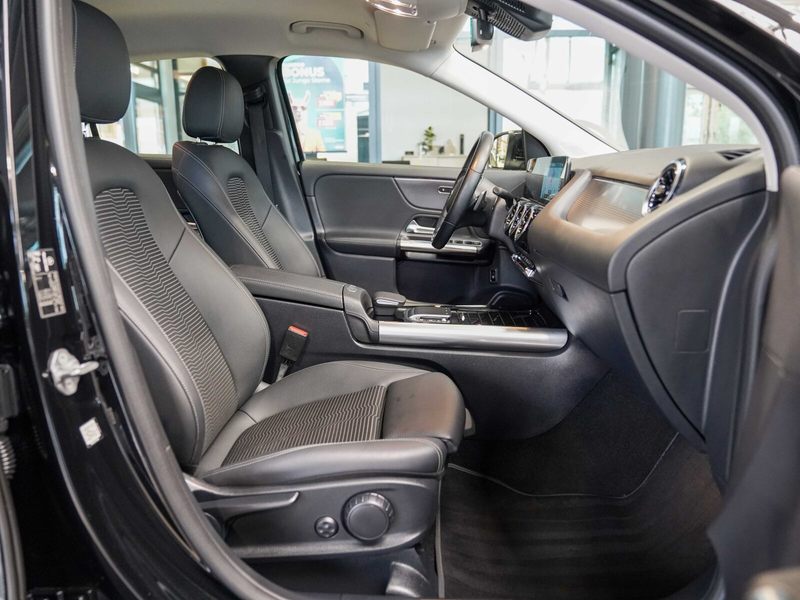 Mercedes-Benz GLA 220 GLA 220 d Progressive Kamera Apple CarPlay MBUX — photo 9