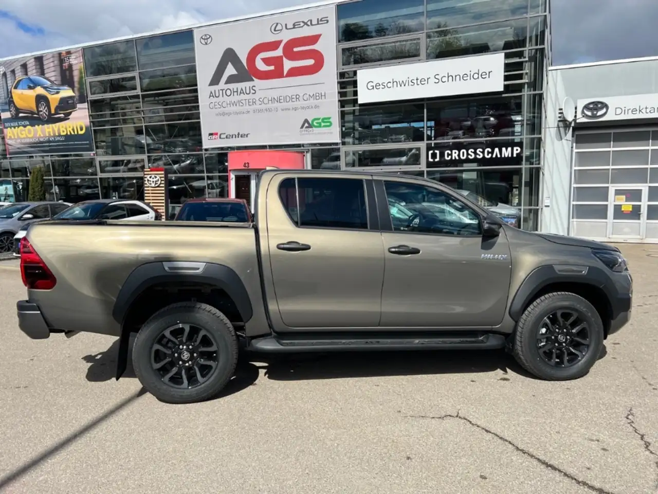Toyota Hilux Double Cab Invincible 4x4 - AHK fest 3