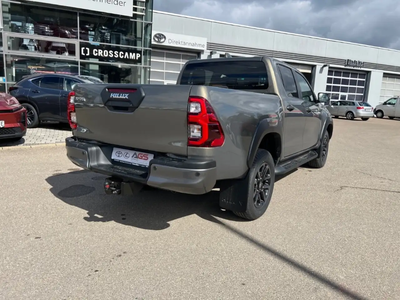 Toyota Hilux Double Cab Invincible 4x4 - AHK fest 4