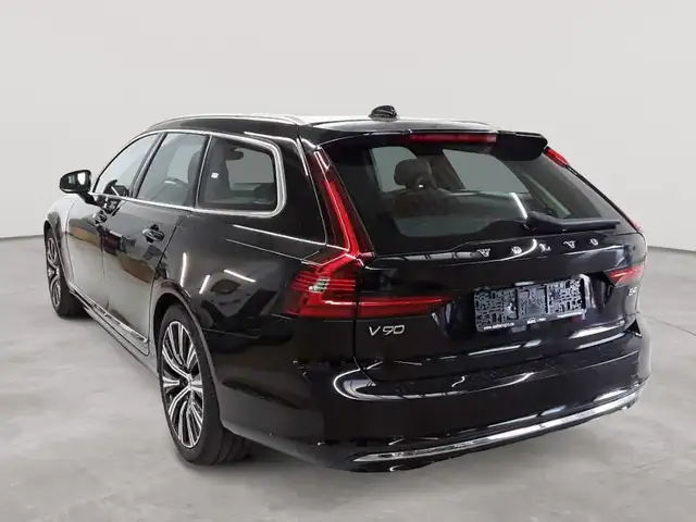 Volvo V90 view 5