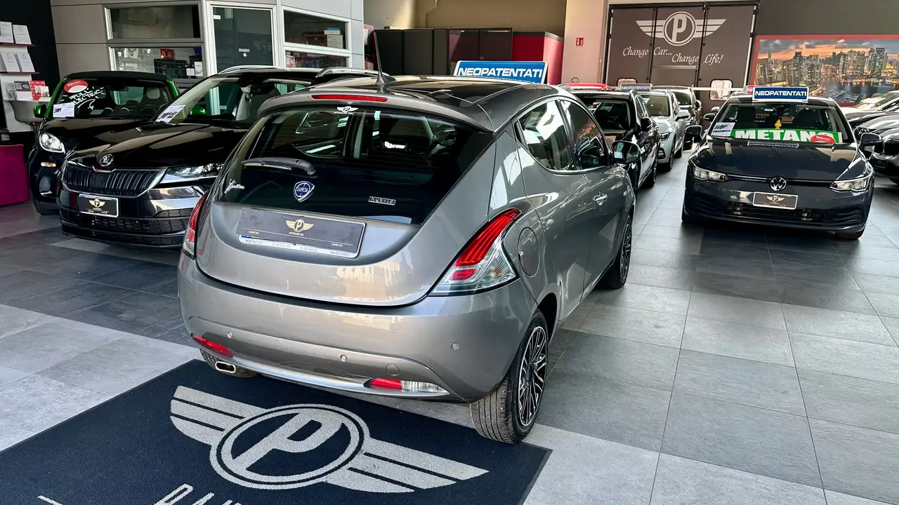Lancia Ypsilon 2022