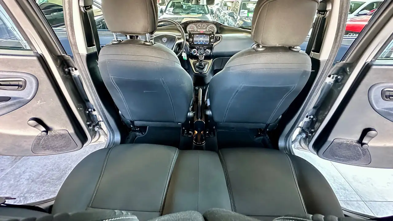 Lancia Ypsilon 2022 — фото 6