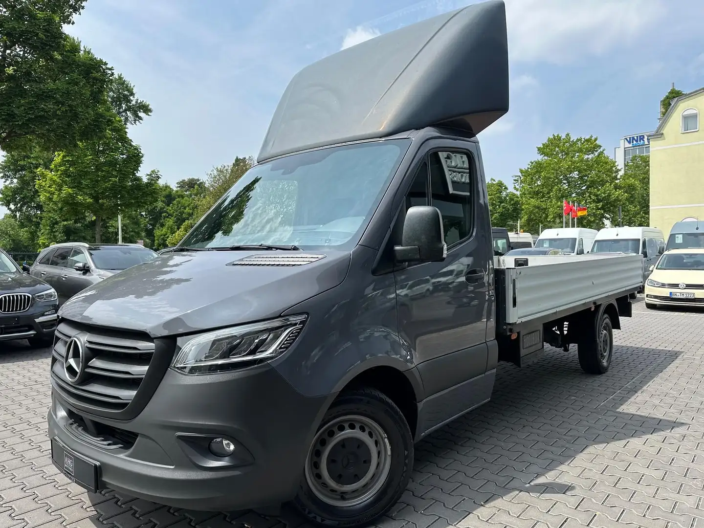Mercedes-Benz Sprinter 319 V6 Maxi 4,3m-Pritsche XXL LED AC AHK Grau - 1