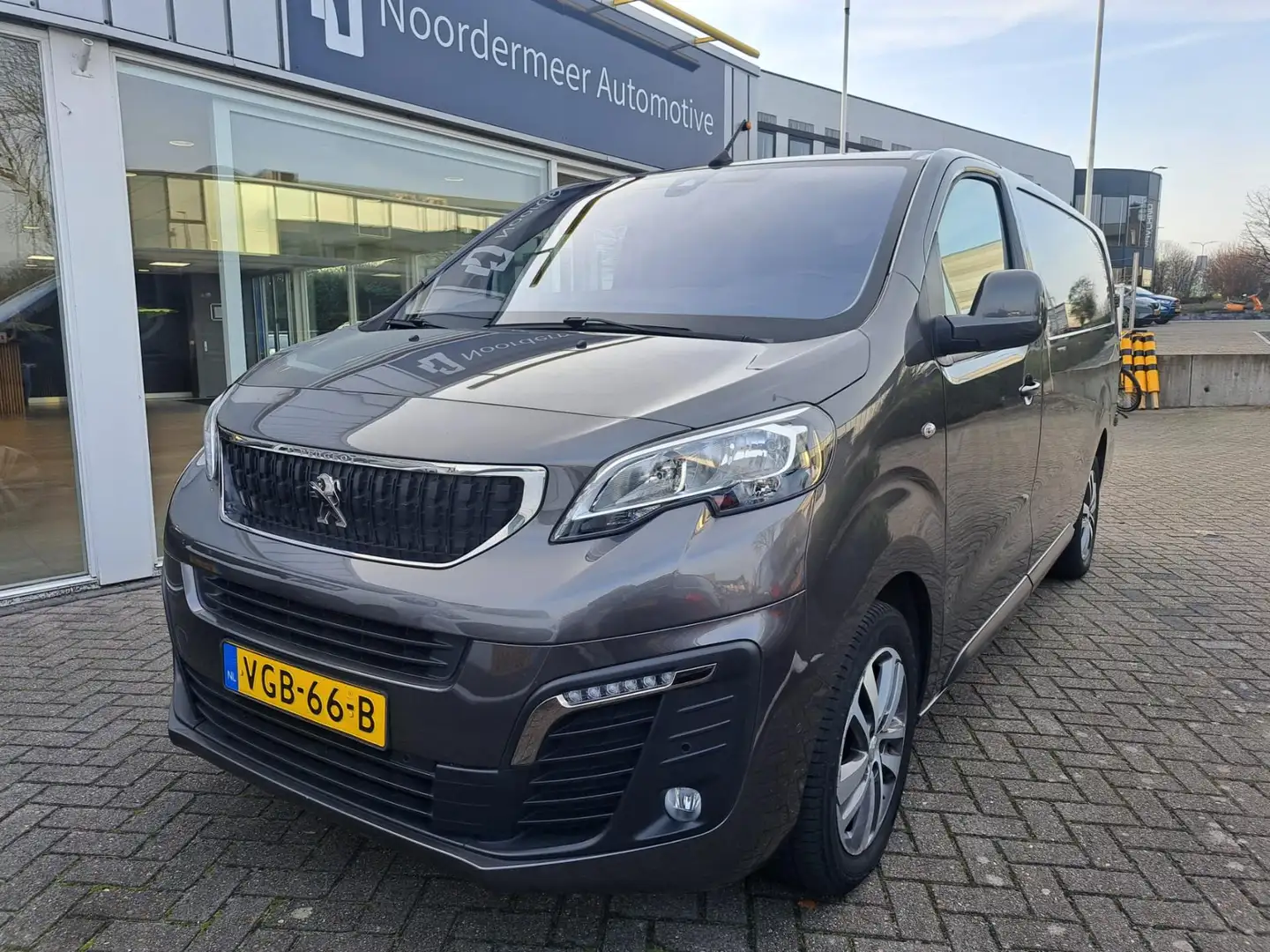 Peugeot Expert 2.0 BlueHDI 180PK / trekhaak / navigatie / camera Gris - 1