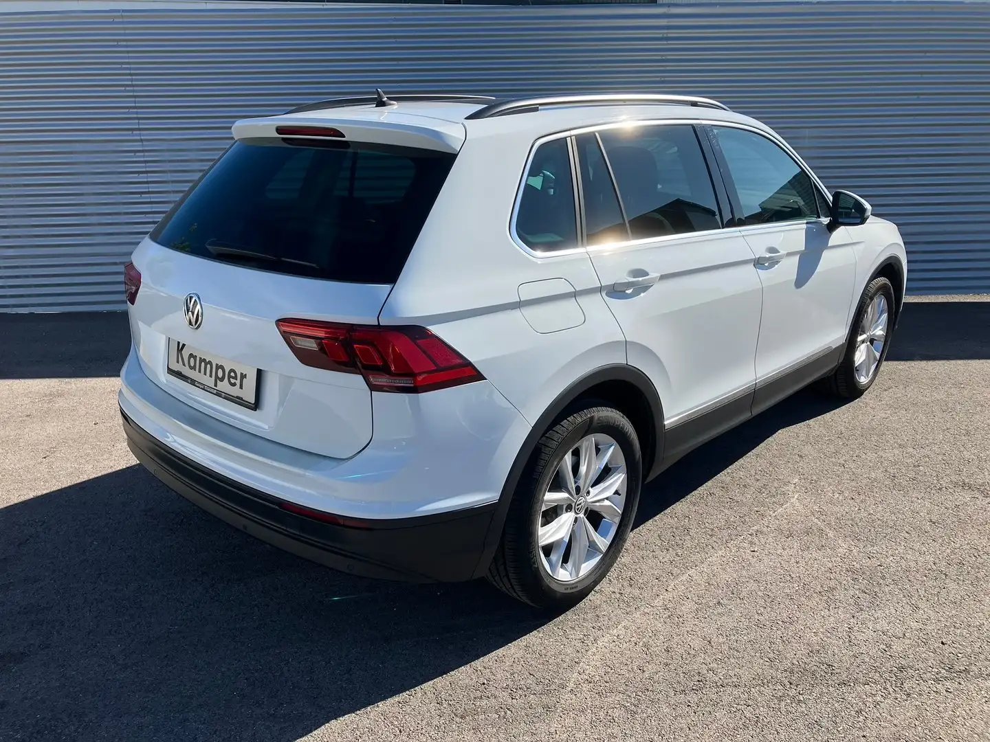 Volkswagen Tiguan Sky TDI SCR Weiß - 2