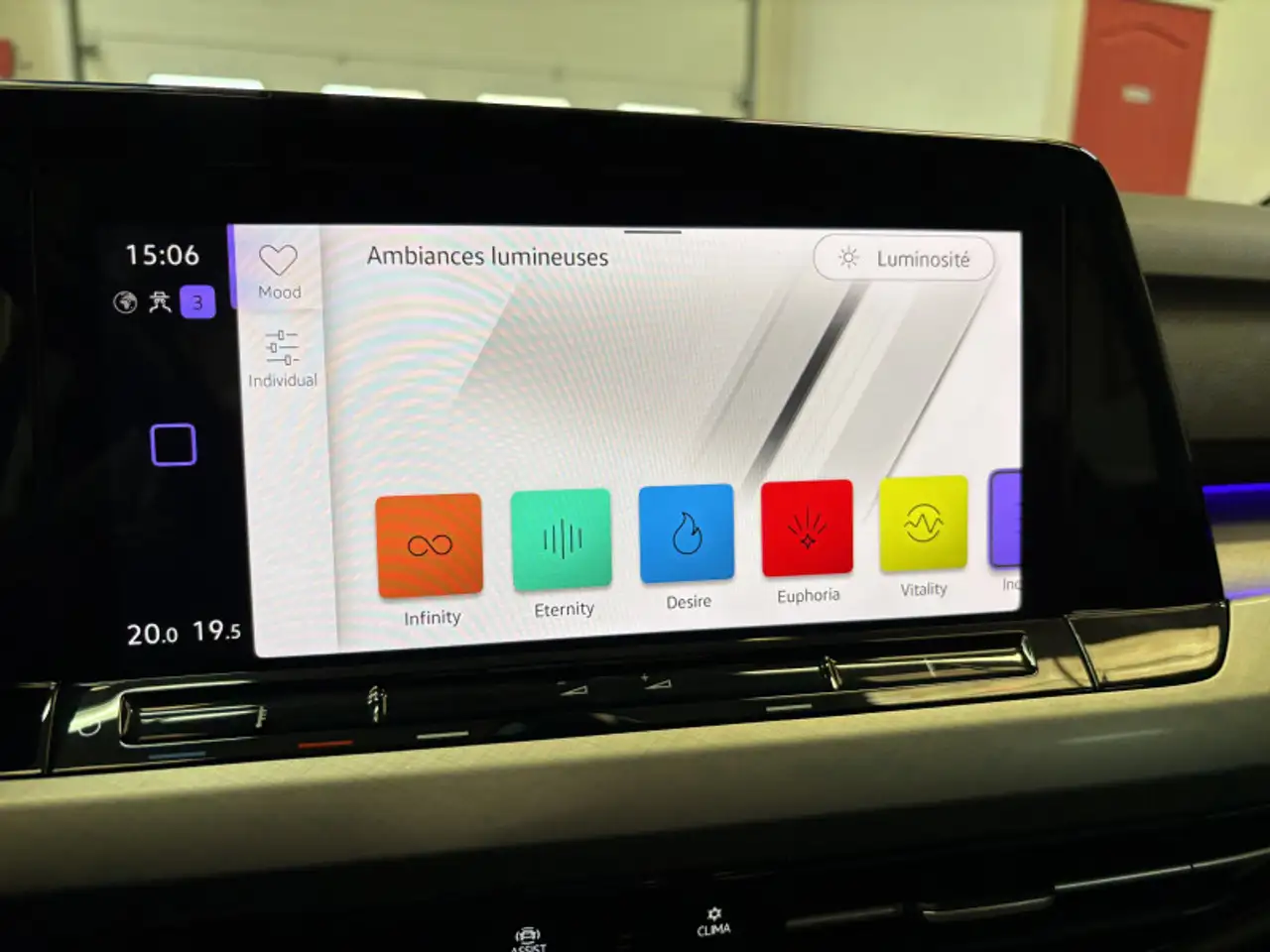 Volkswagen Golf Standard Model — photo 14