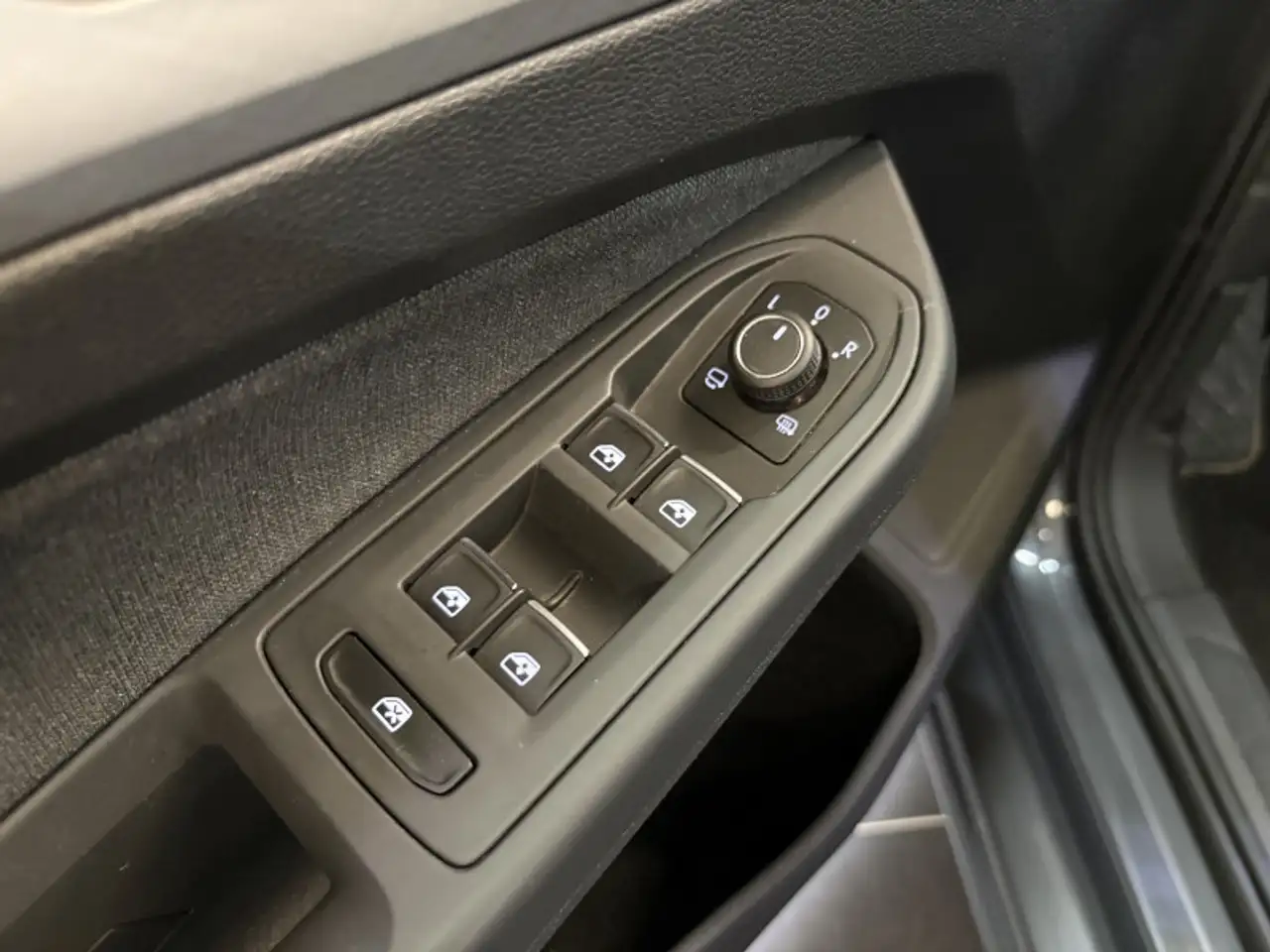 Volkswagen Golf Standard Model — photo 9