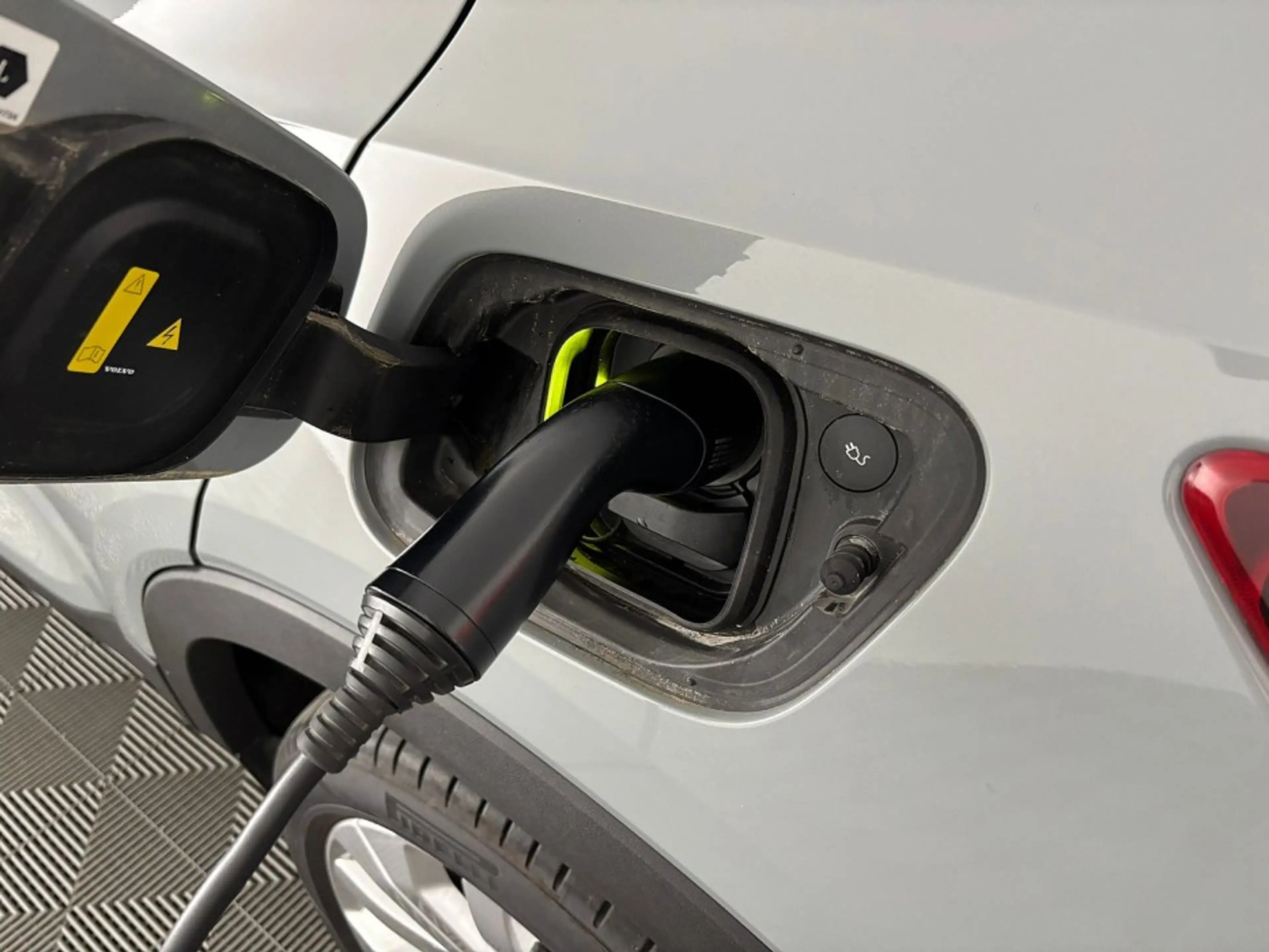 Volvo EX40 Extended Range Plus 82 kWh *SOH 96.3%* Full LED | — photo 10