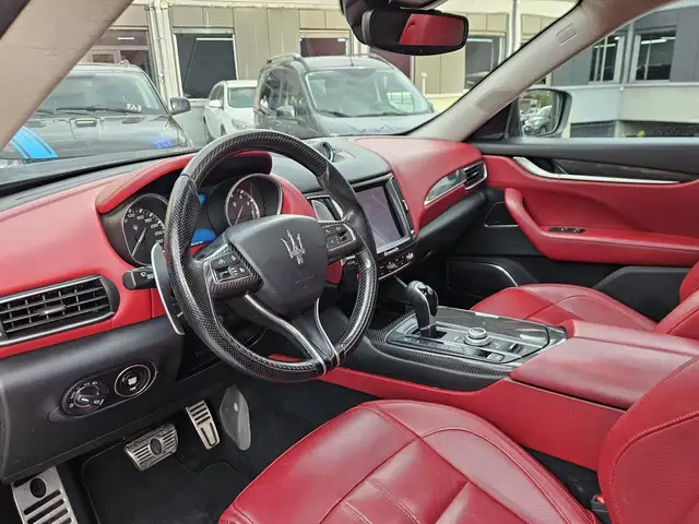 Maserati Levante view 7