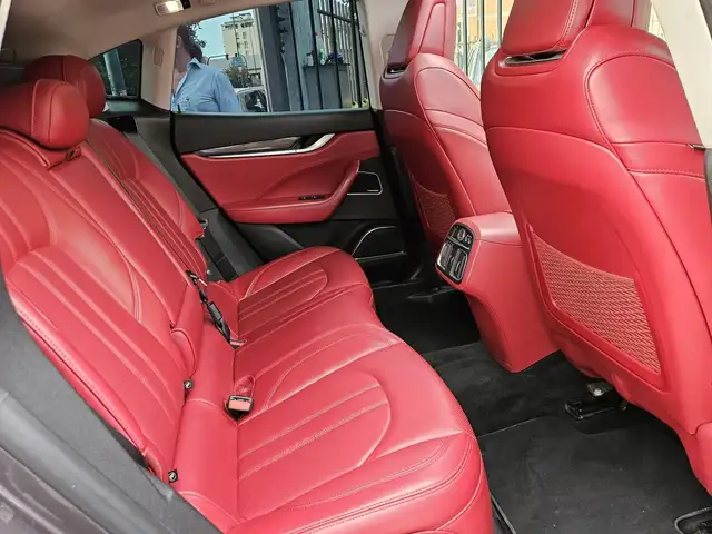 Maserati Levante view 13