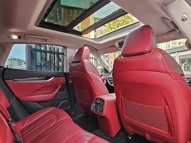 Maserati Levante view 14