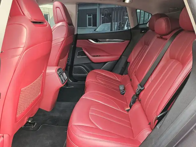 Maserati Levante view 9