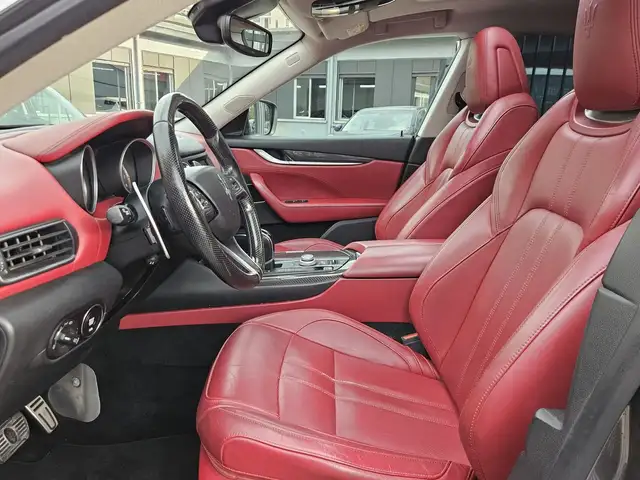 Maserati Levante view 8