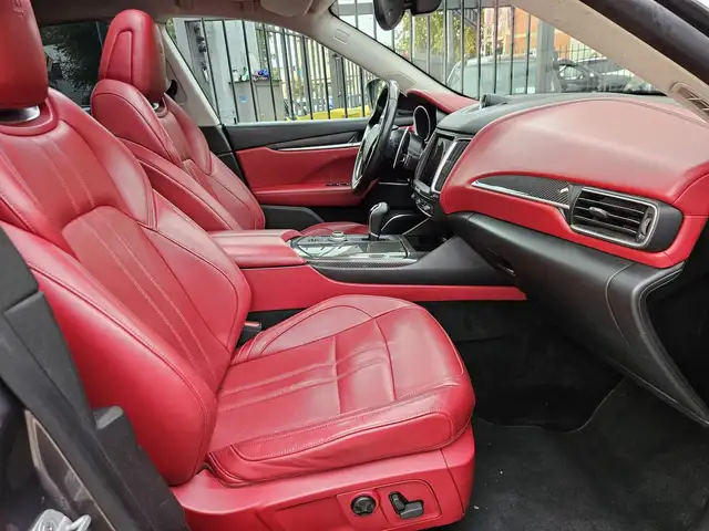 Maserati Levante view 12