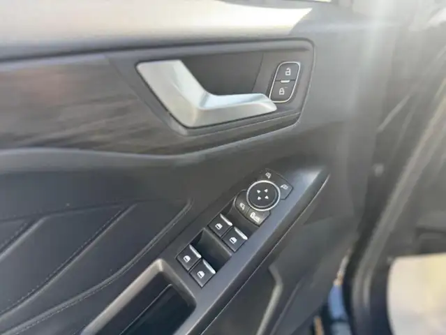 Ford Focus view 25