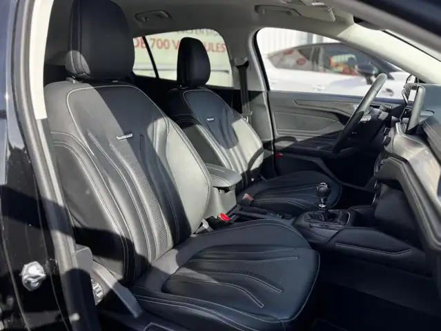 Ford Focus view 10