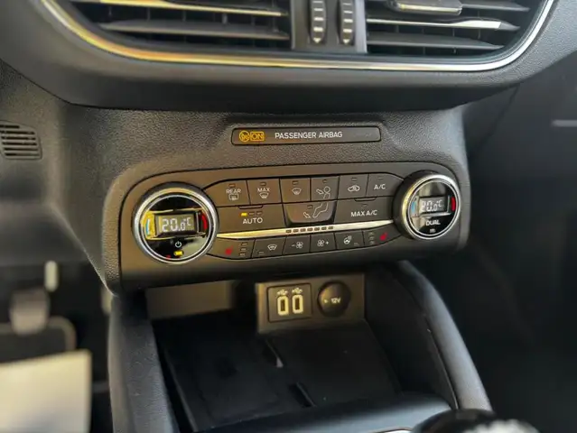 Ford Focus view 22
