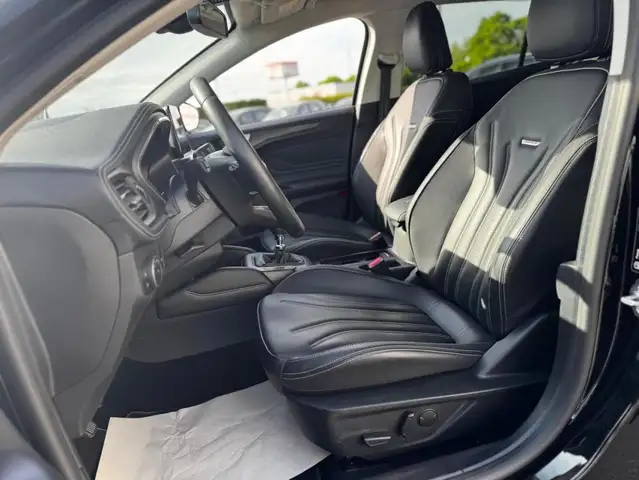 Ford Focus view 9