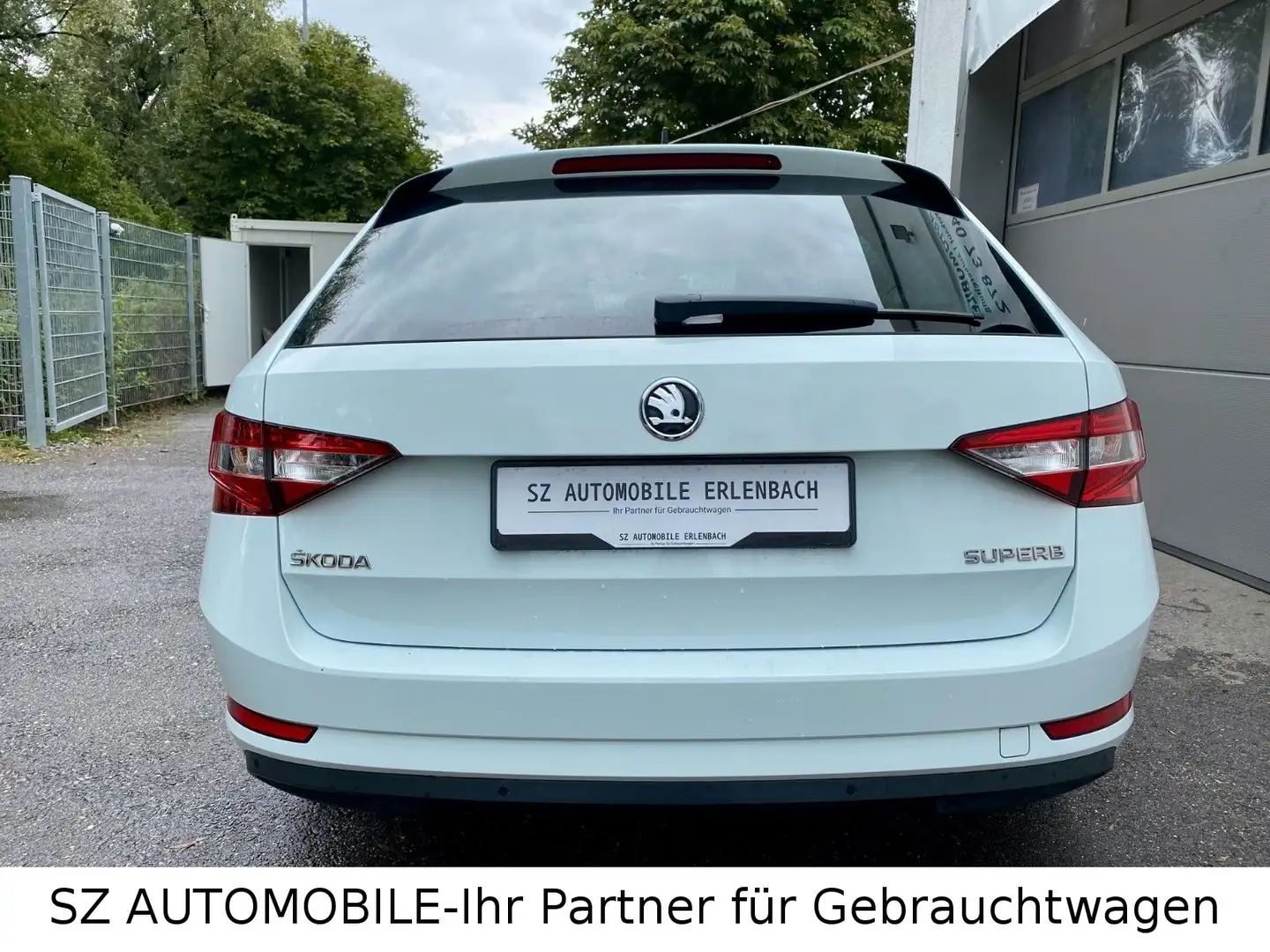 Skoda Superb 2.0 TDI Ambition,NAVI,ANDROID,ACC,SzHz Weiß - 2