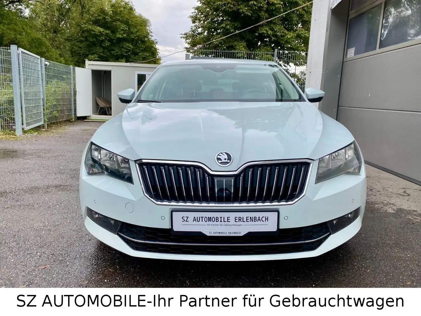 Skoda Superb 2.0 TDI Ambition,NAVI,ANDROID,ACC,SzHz Weiß - 1