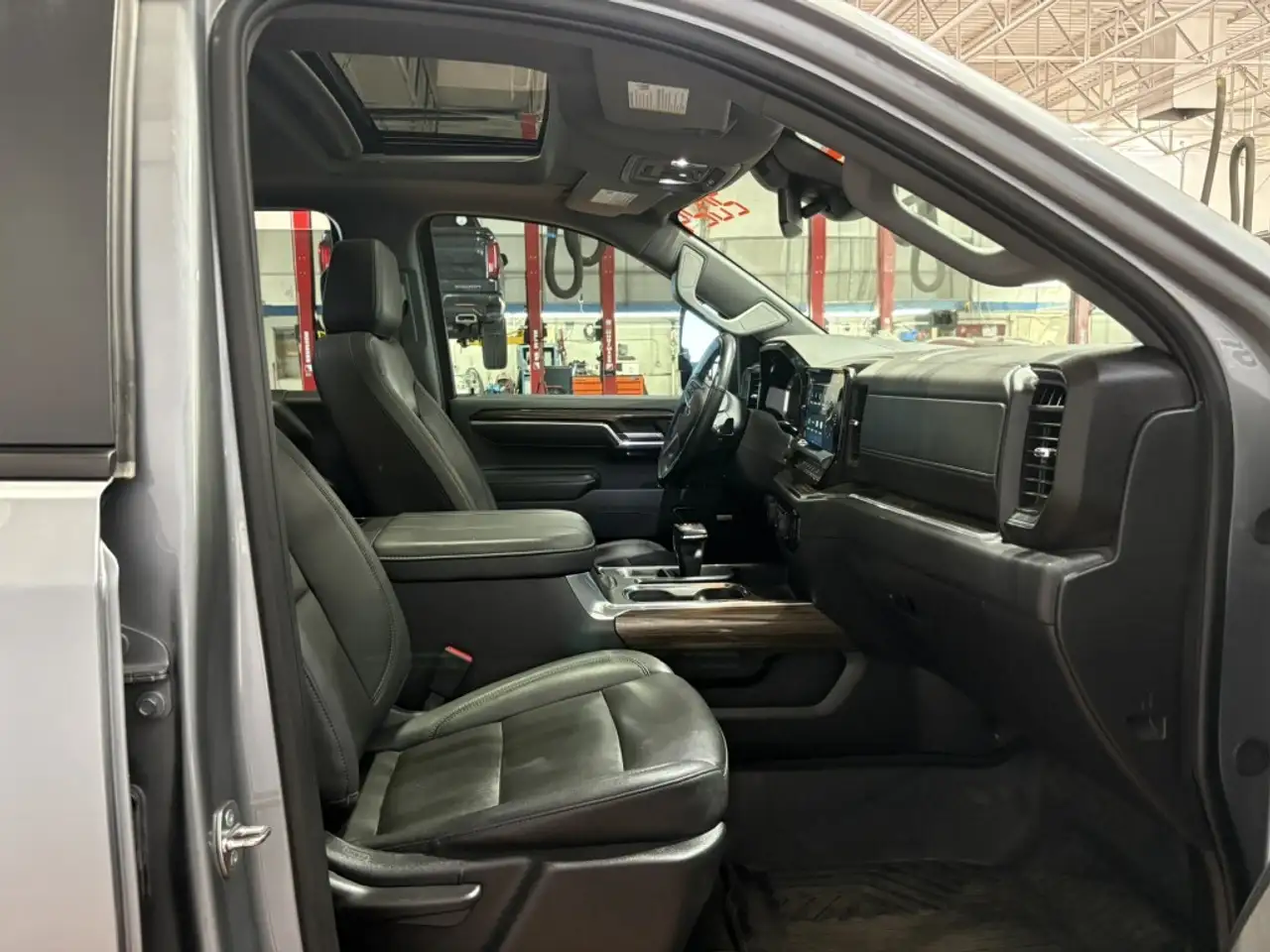 Chevrolet Silverado 1500 снимка Chevrolet Silverado 1500