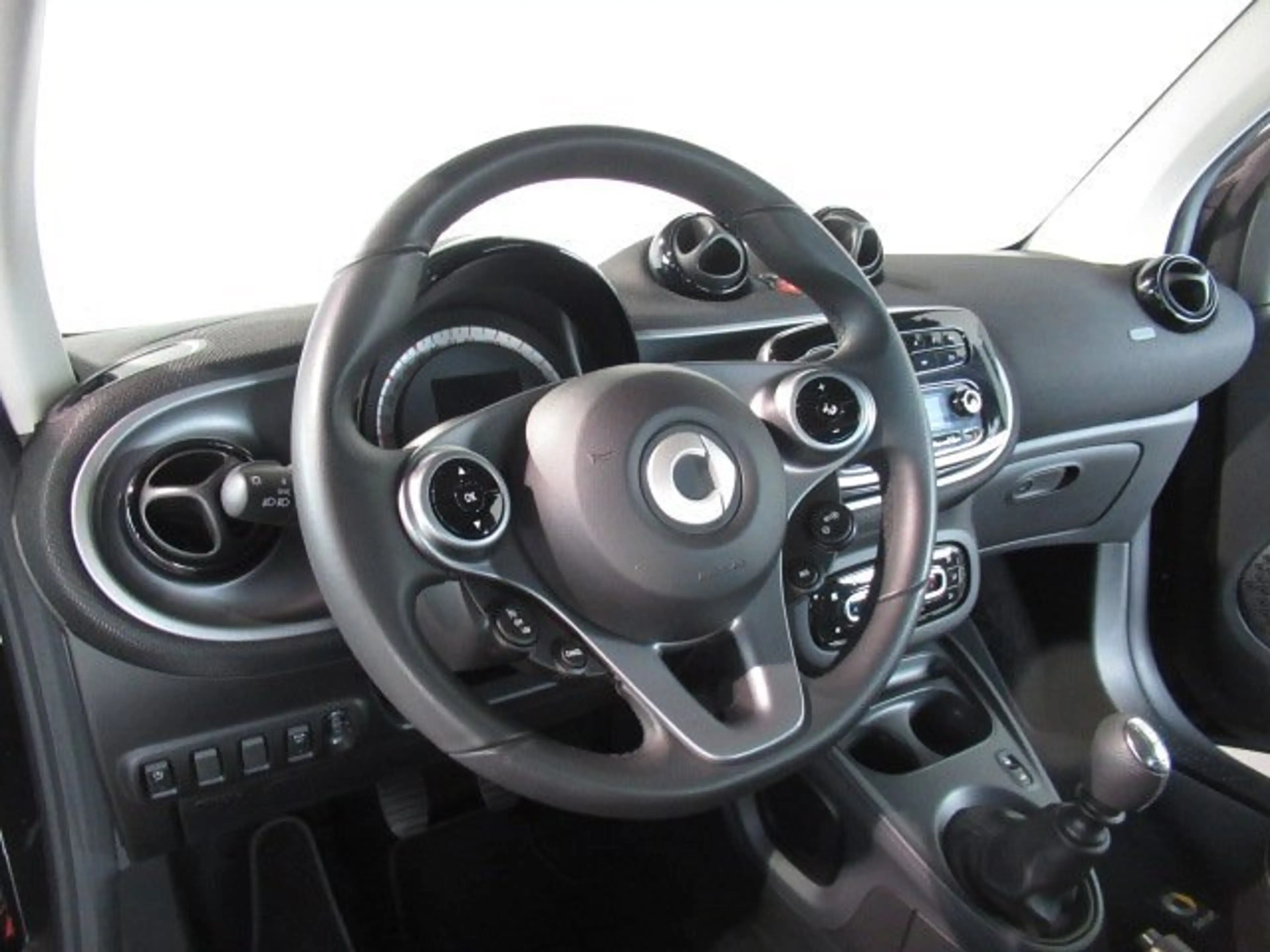 smart forTwo CABRIO PASSION/90PS/KLIMA/LMR/EINPARKH. HI./GJR — photo 5