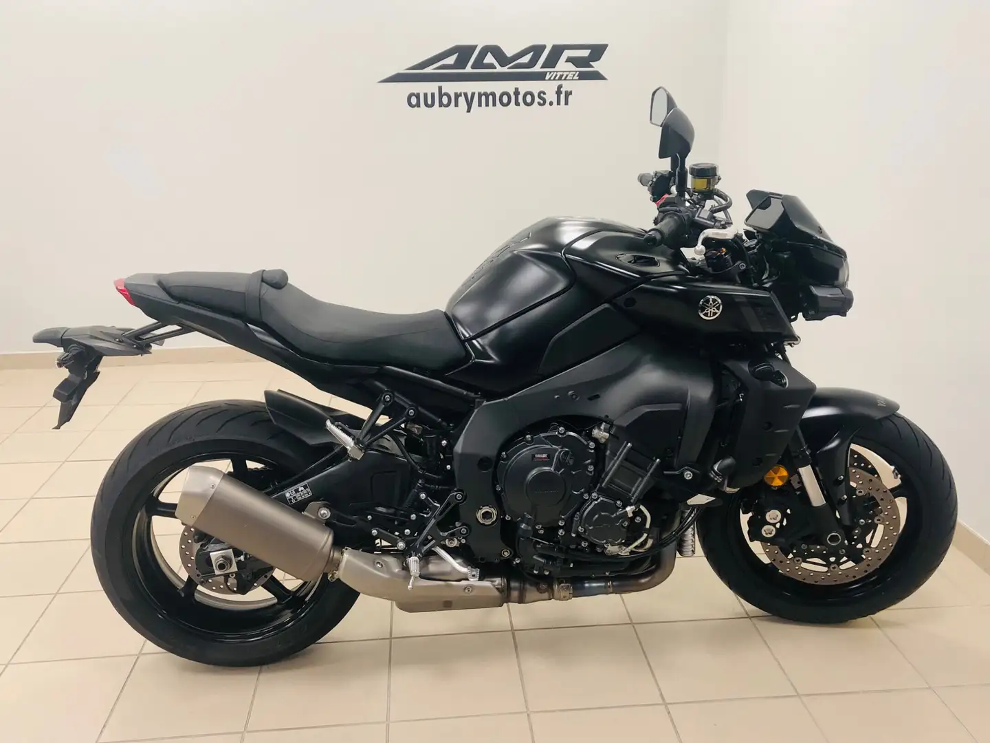 Yamaha MT-10 Fekete - 2