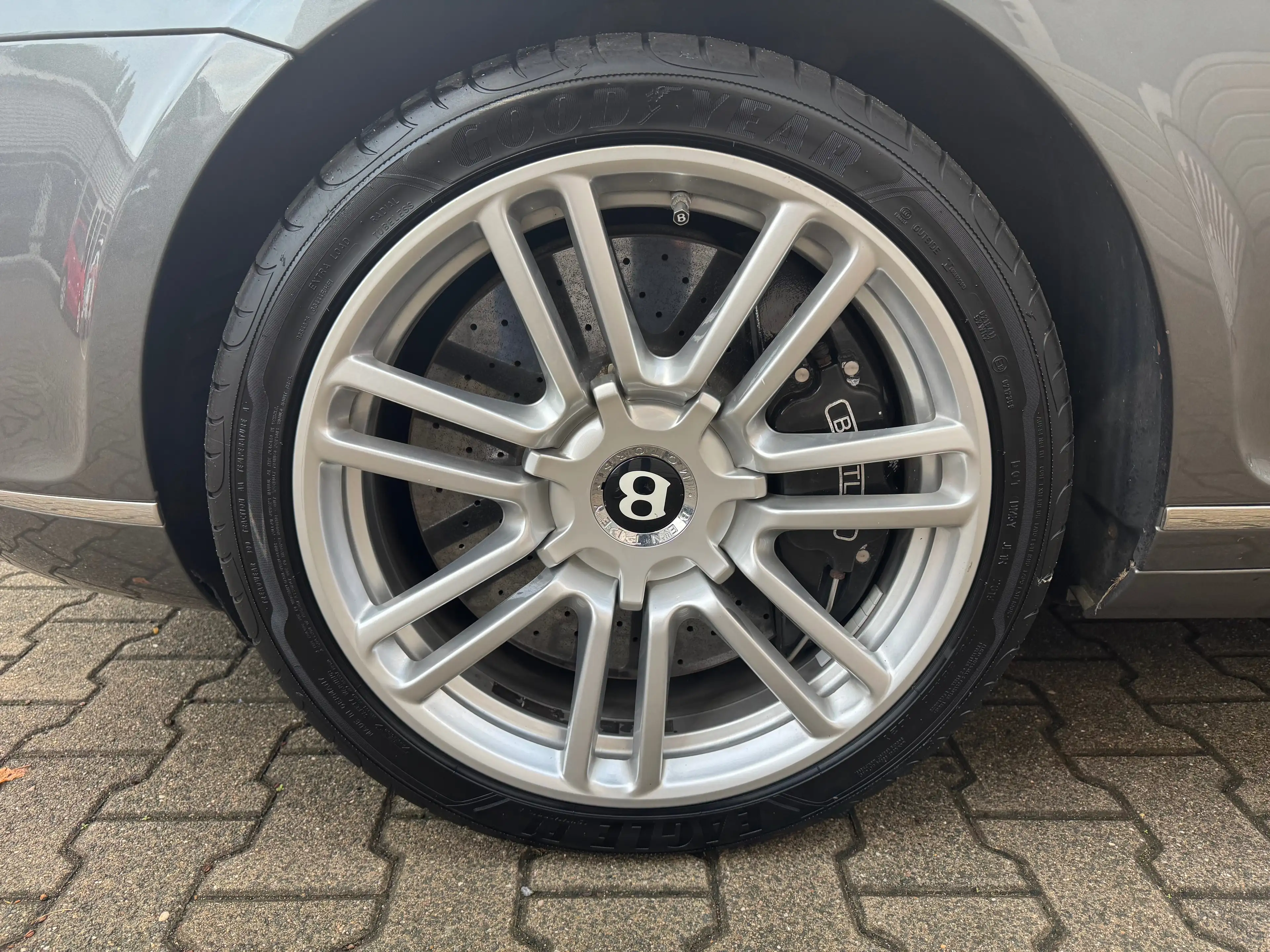 Bentley Continental Diamond Series 60 Jahre — photo 9
