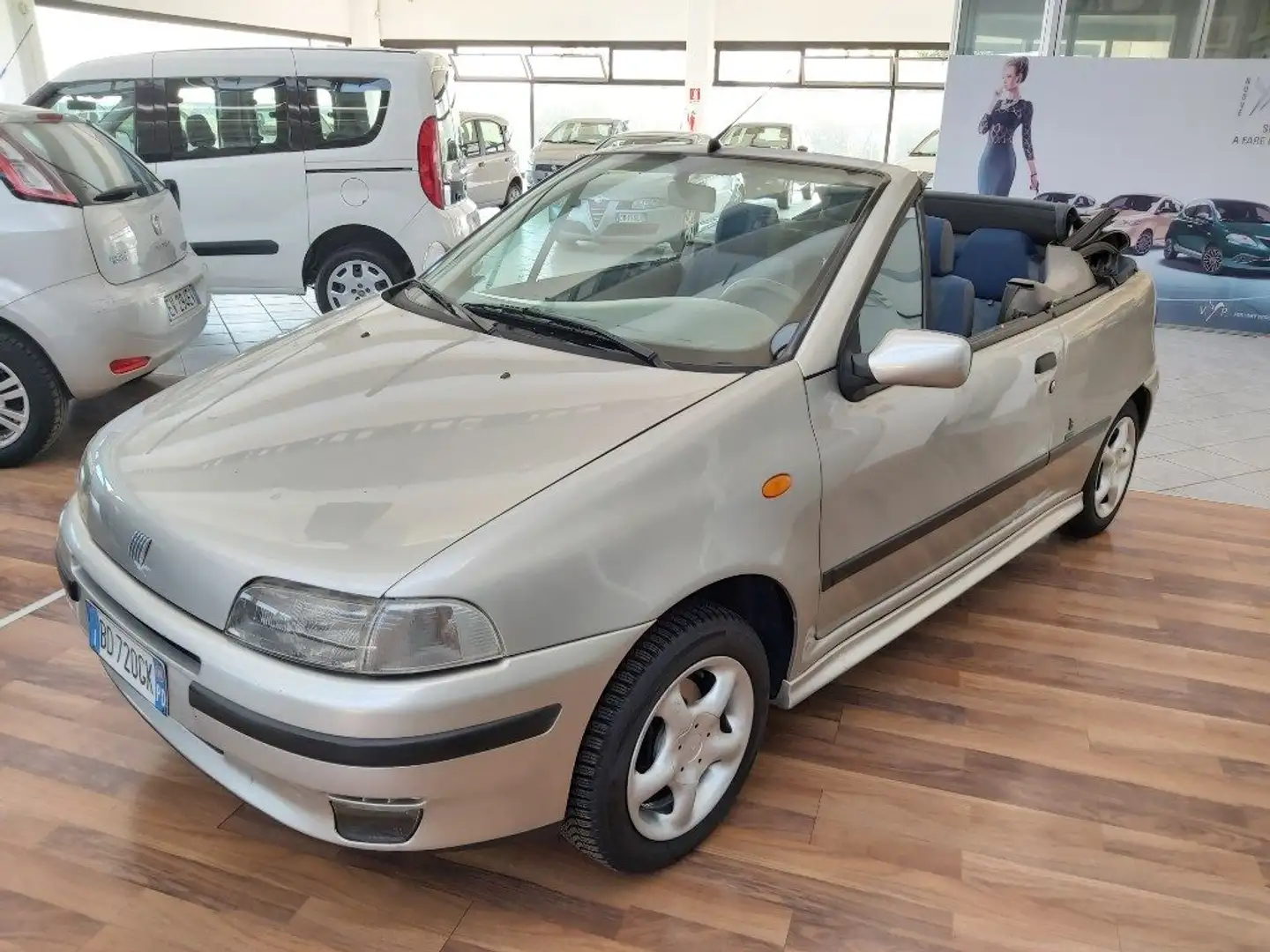 Fiat Punto 1ª serie 60 cat Cabrio GPL SCADUTO Zilver - 1