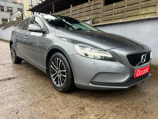 Volvo V40 2.0 T2 122cv 6vit  Momentum