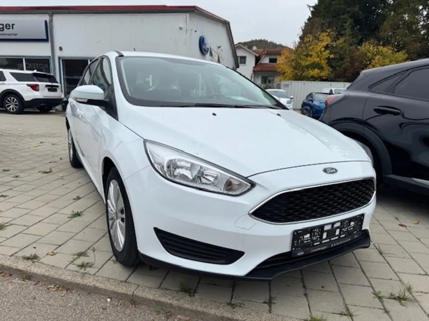 Ford Focus Trend Weiß - 2