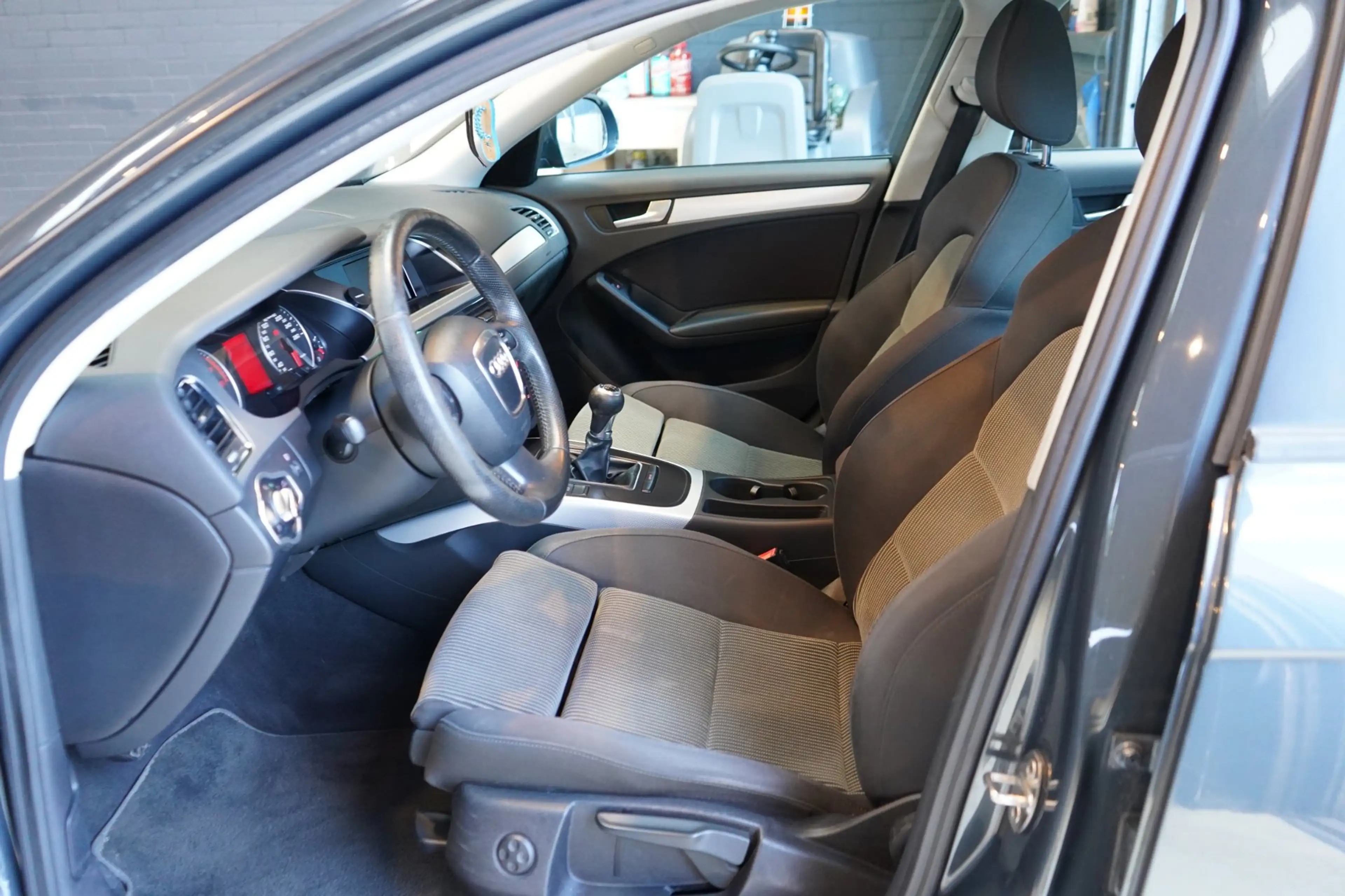 Audi A4 Limousine 1.8 TFSI | AIRCO | PDC | APK — photo 18