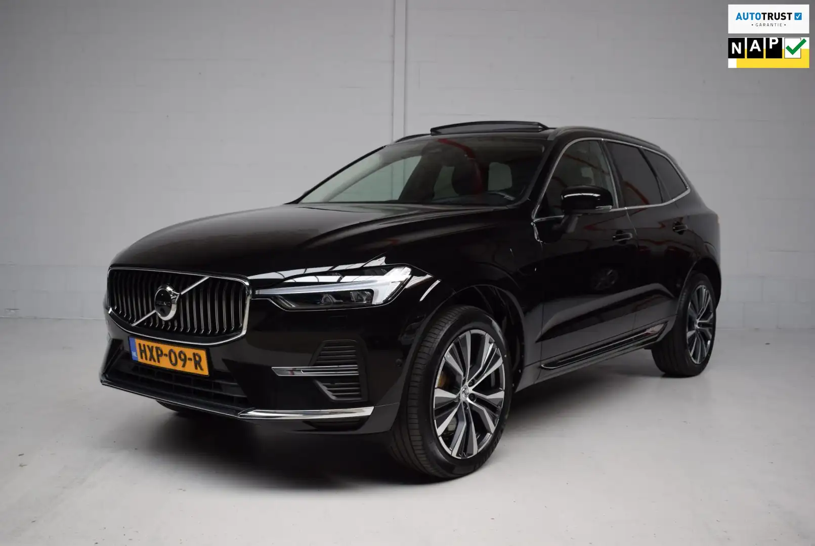 Volvo XC60 2.0 T6 Plug-in hybrid AWD Essential Edition Bright Negro - 1