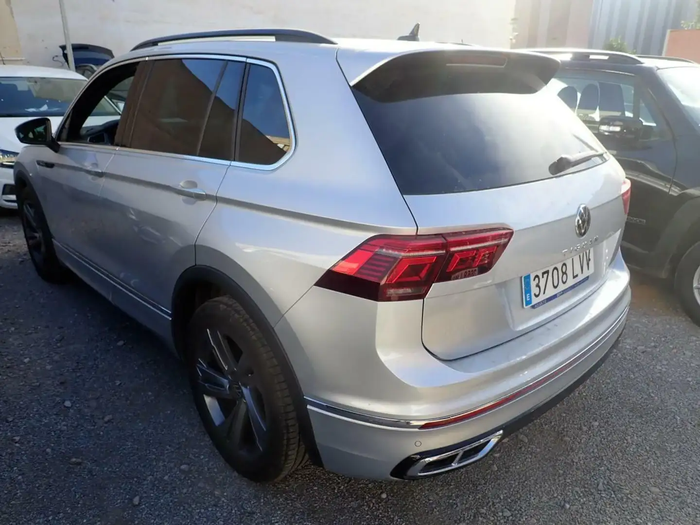 Volkswagen Tiguan 2.0TDI R-Line DSG 110kW Gris - 2