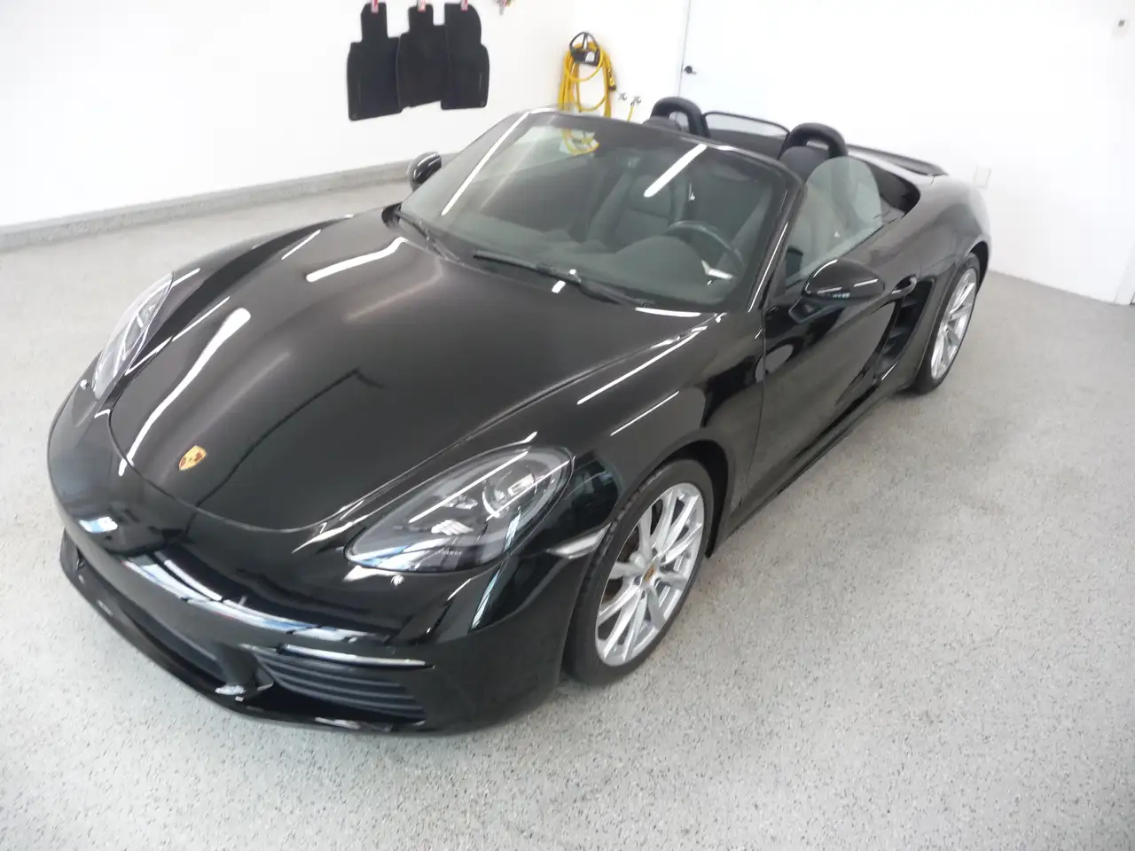 Porsche 718 Boxster снимка Porsche 718 Boxster