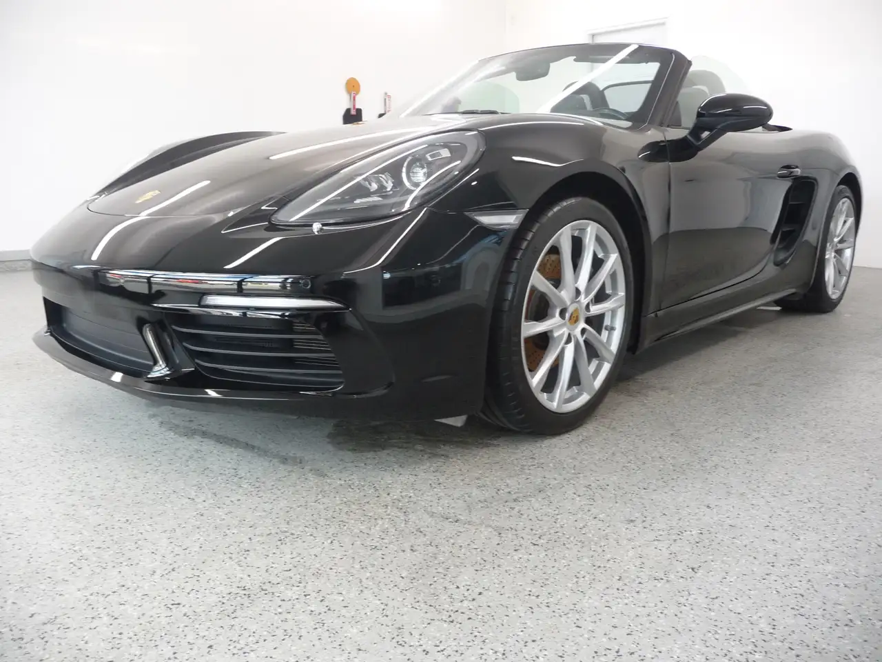 Porsche 718 Boxster снимка Porsche 718 Boxster
