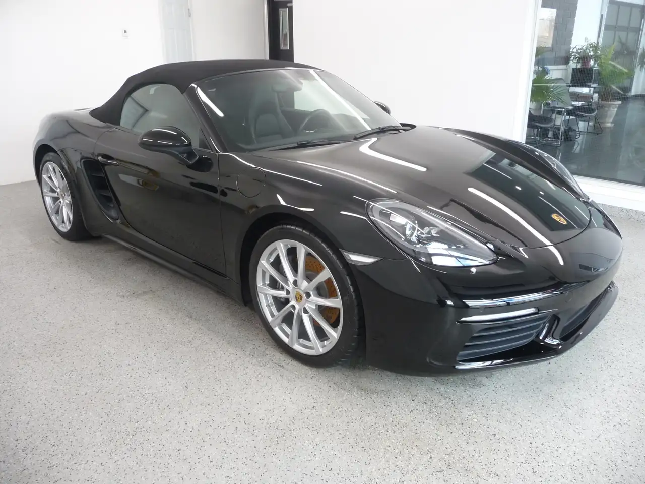Porsche 718 Boxster снимка Porsche 718 Boxster