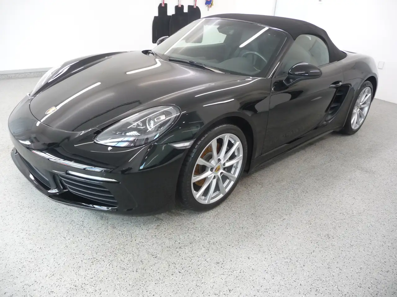 Porsche 718 Boxster снимка Porsche 718 Boxster