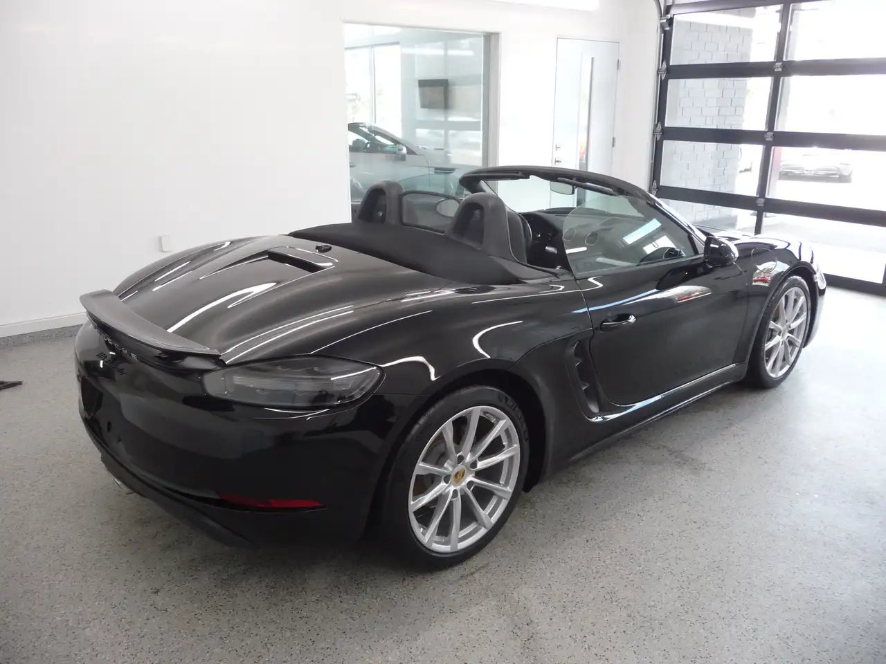Porsche 718 Boxster снимка Porsche 718 Boxster