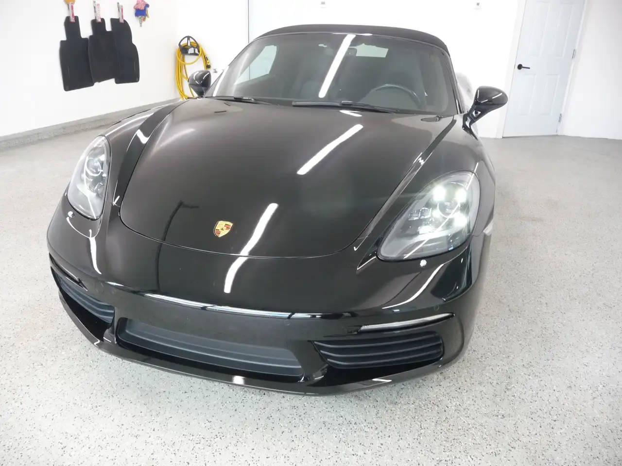 Porsche 718 Boxster снимка Porsche 718 Boxster