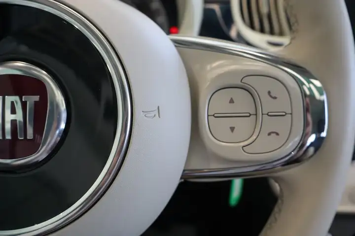 Fiat 500 Dolcevita 1.0 Hybrid 2022, foto 15