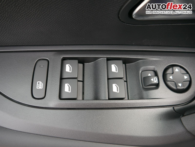 Peugeot 2008 Allure 1.2*NAVI*TEMPOMAT*KLIMA*PDC*LED*BLUETOOT... — photo 9
