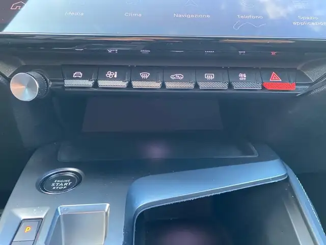 Peugeot 308 view 11