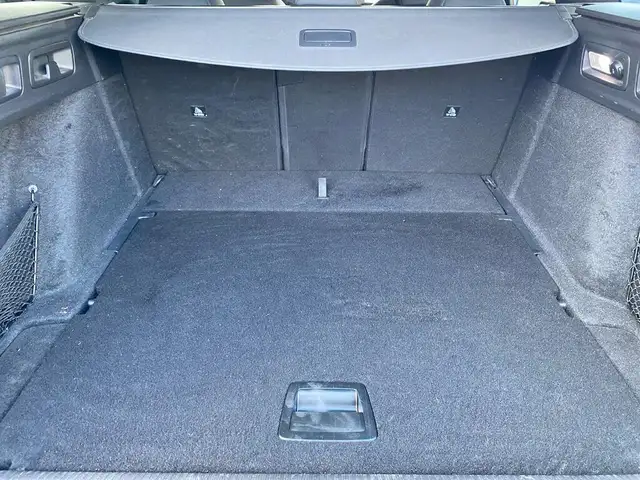 Peugeot 308 view 9