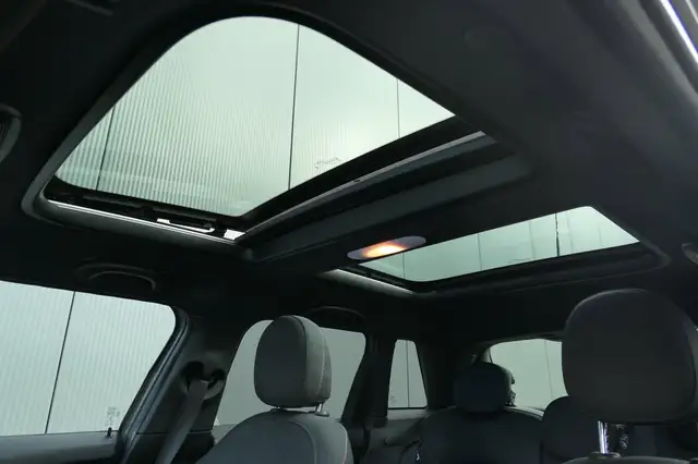 Mini Hatch view 7