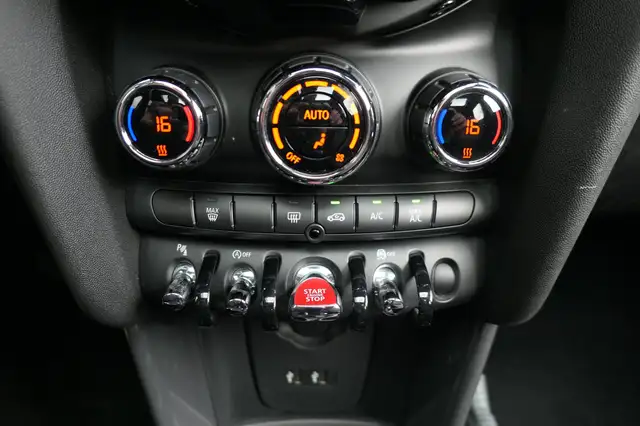 Mini Hatch view 9