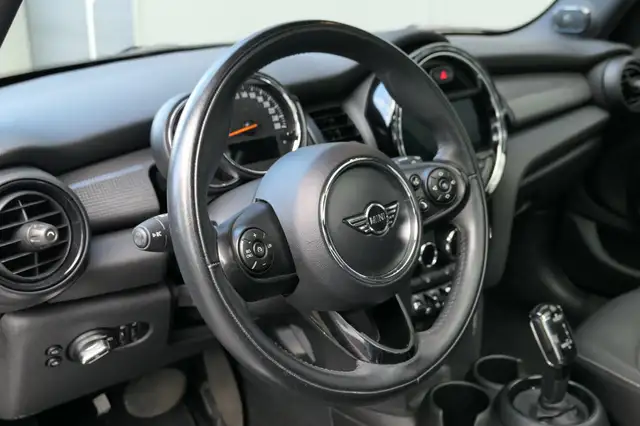 Mini Hatch view 4