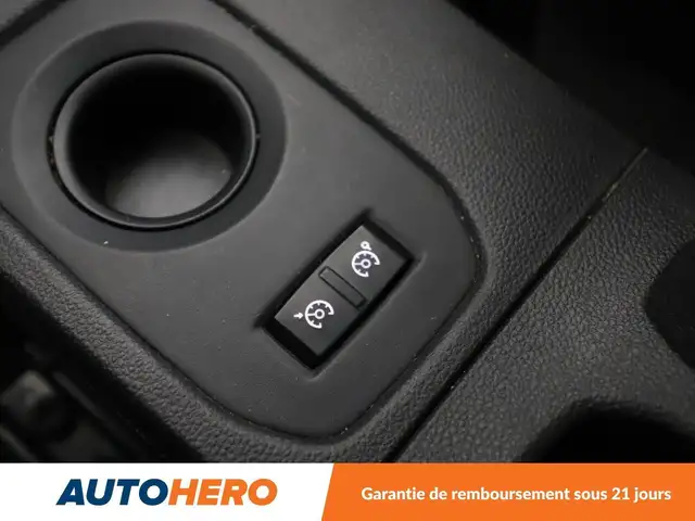 Dacia Duster view 27